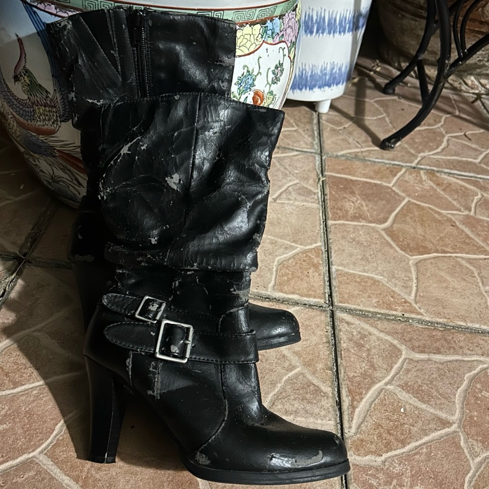 Women well worn Black Women's Mid-Calf Buckle Heel Boots